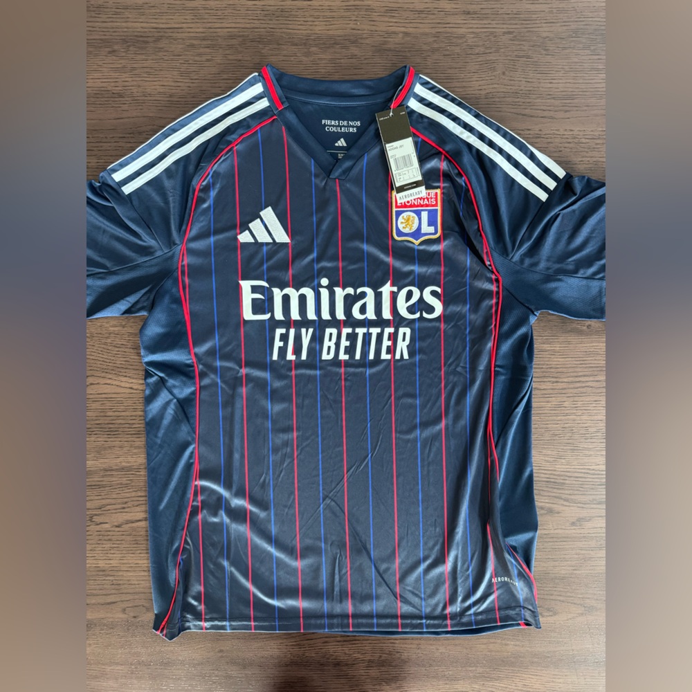 Brand New adidas Men’s Large Slim Fit Soccer Jersey Emirates